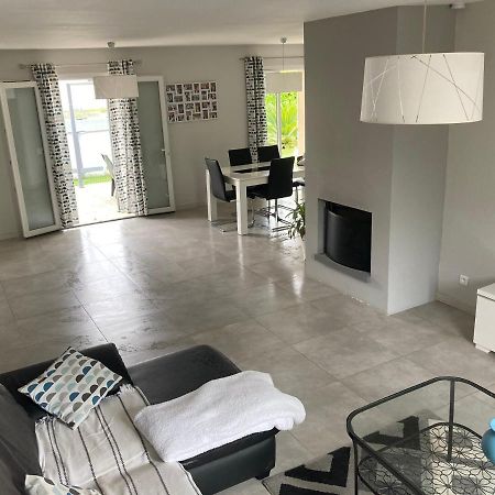 Maison Familiale Avec Jardin De 1500M2 Saint-Genes-de-Fronsac Esterno foto