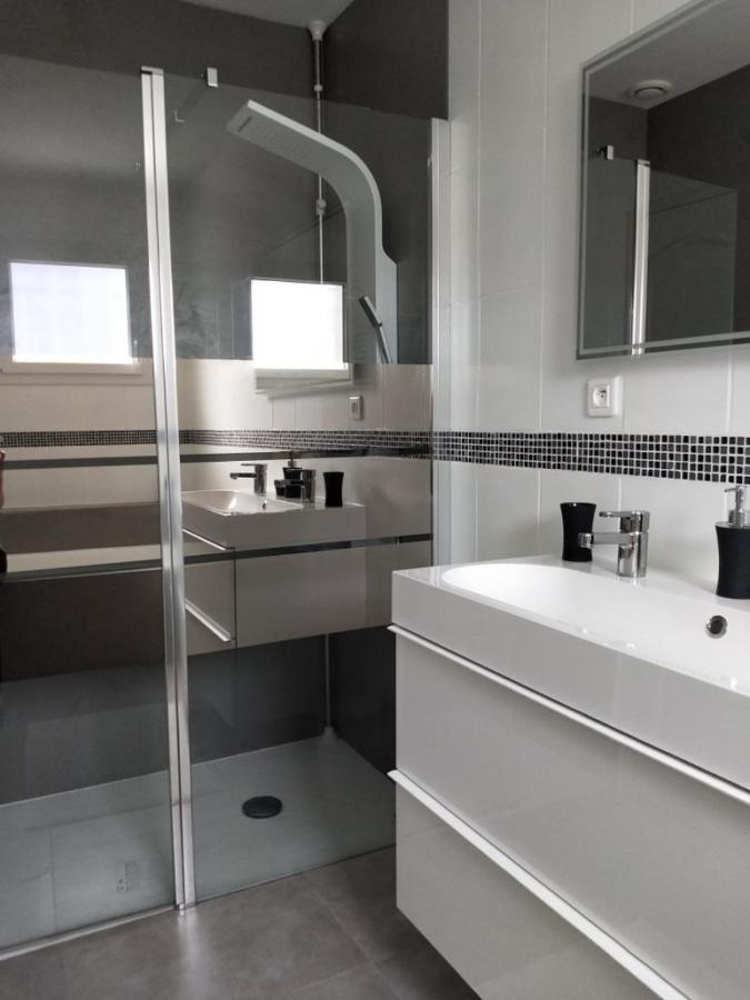 Maison Familiale Avec Jardin De 1500M2 Saint-Genes-de-Fronsac Esterno foto
