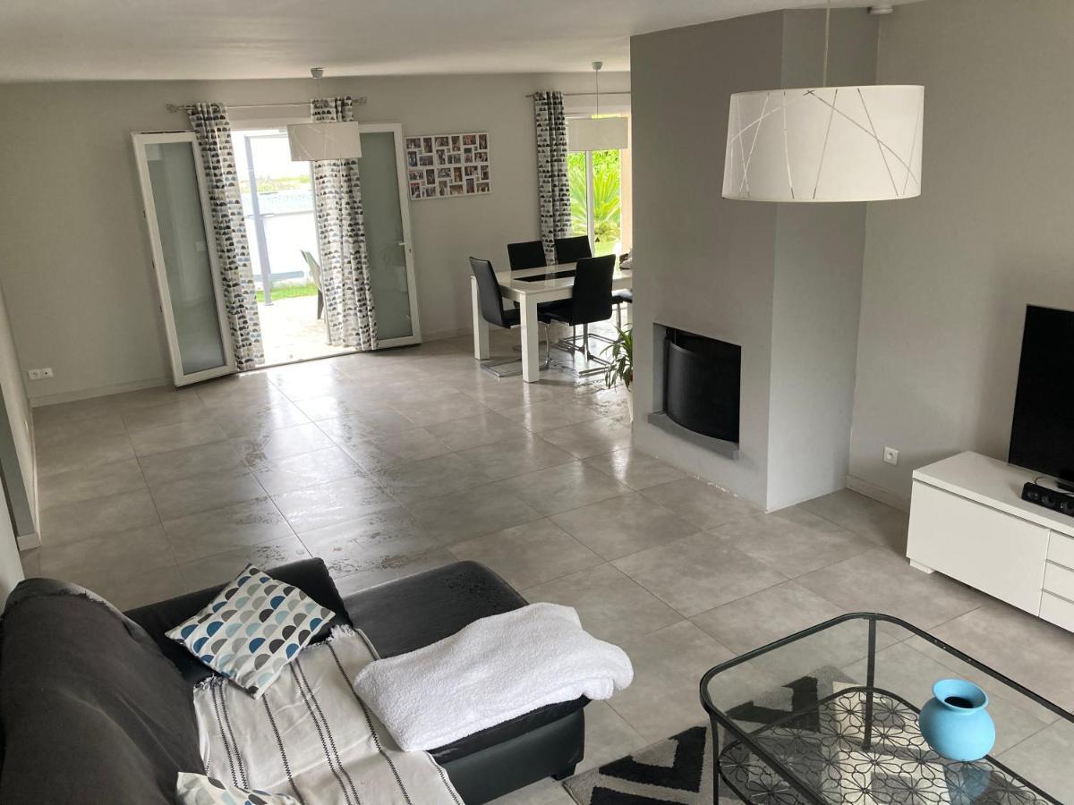 Maison Familiale Avec Jardin De 1500M2 Saint-Genes-de-Fronsac Esterno foto